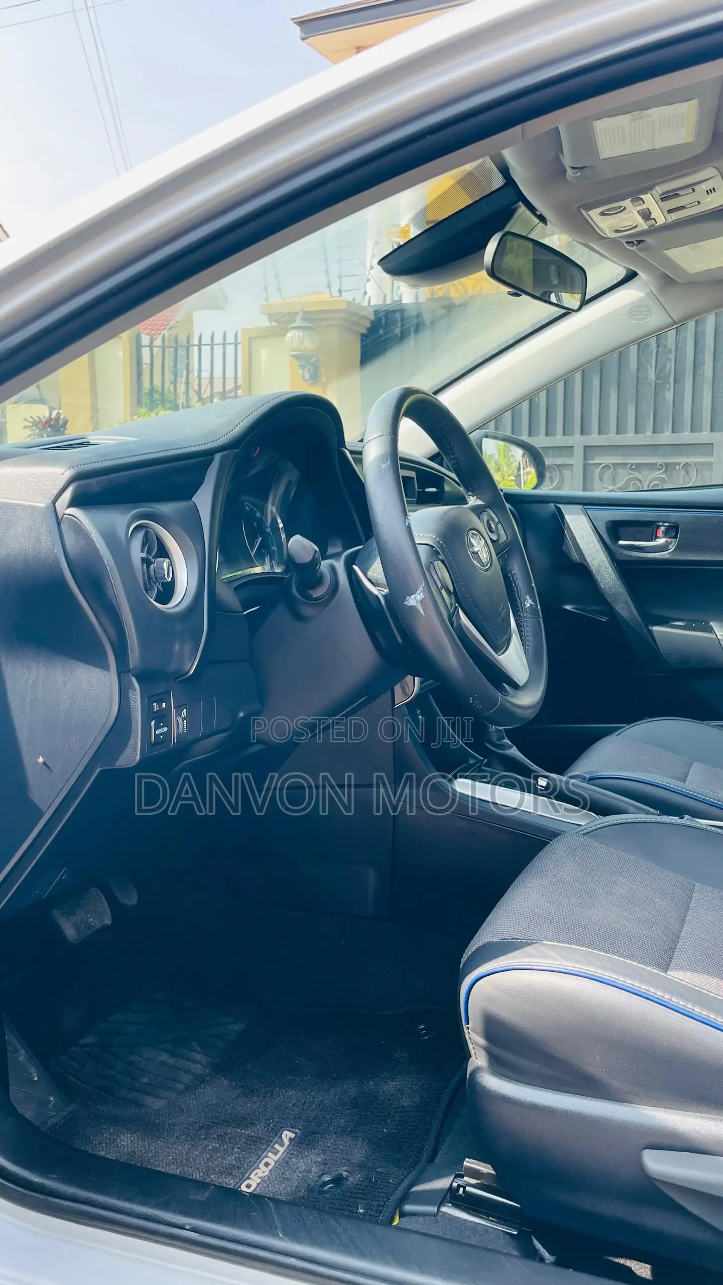 Toyota Corolla SE Special Edition 4dr Sedan (1.8L 4cyl CVT) 2017 Silver
