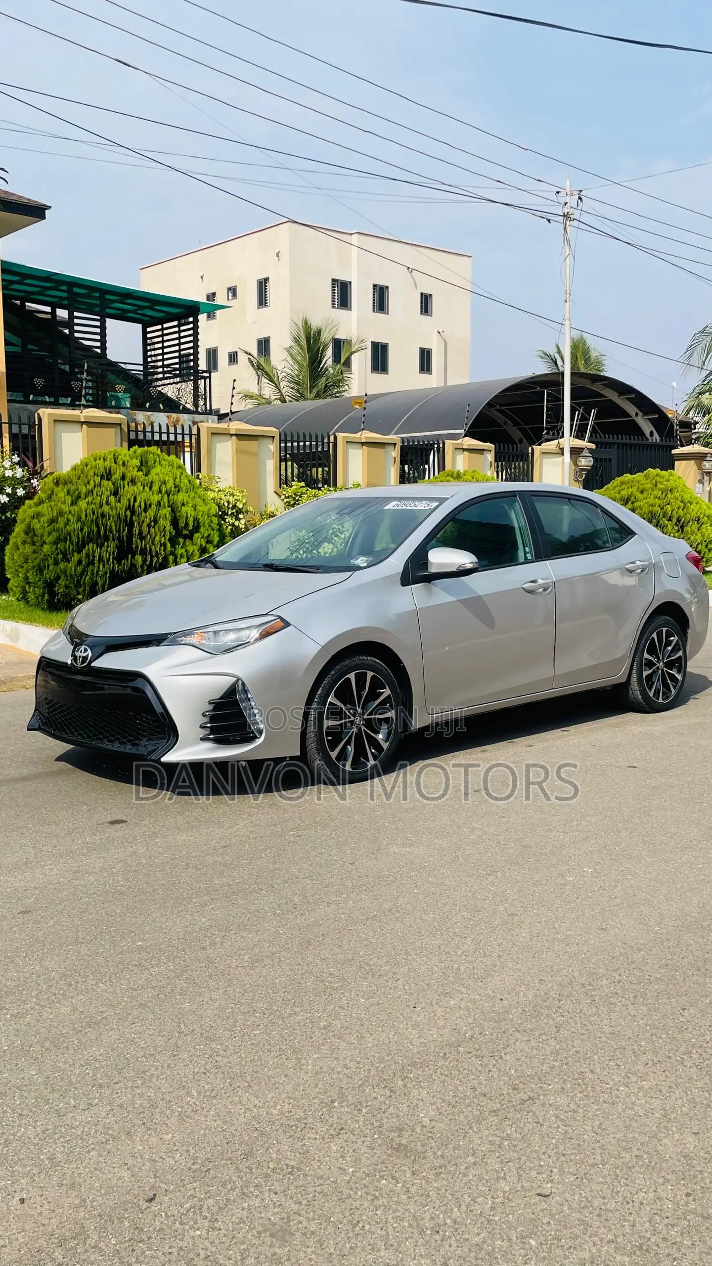 Toyota Corolla SE Special Edition 4dr Sedan (1.8L 4cyl CVT) 2017 Silver