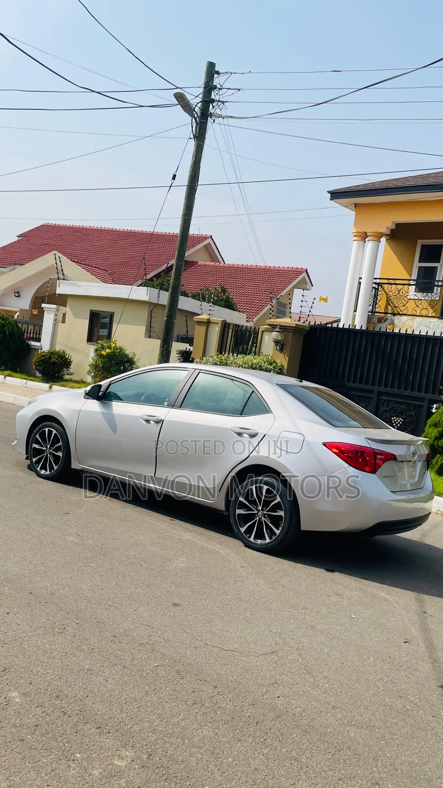 Toyota Corolla SE Special Edition 4dr Sedan (1.8L 4cyl CVT) 2017 Silver