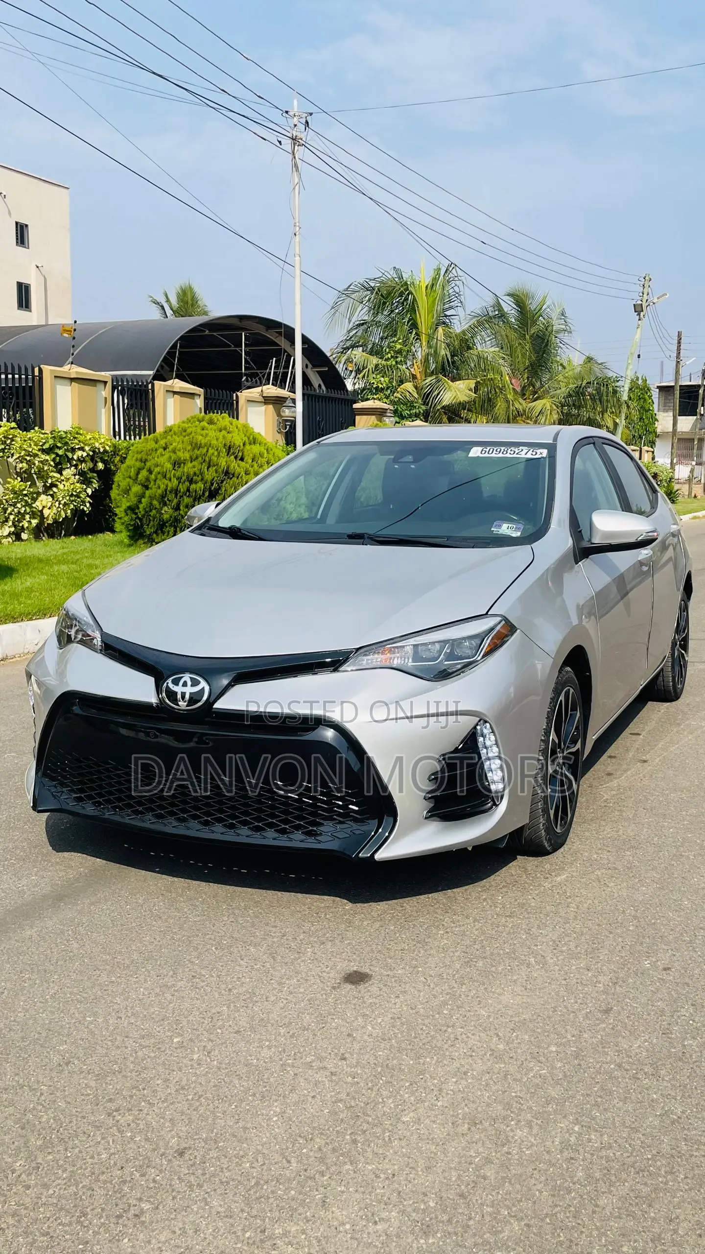 Toyota Corolla SE Special Edition 4dr Sedan (1.8L 4cyl CVT) 2017 Silver