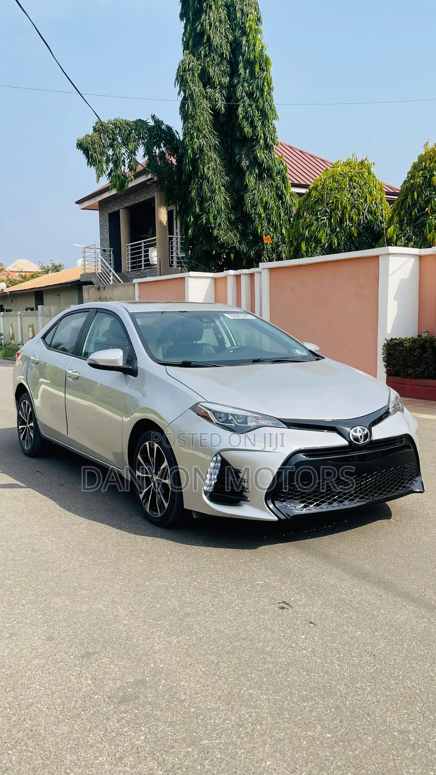 Toyota Corolla SE Special Edition 4dr Sedan (1.8L 4cyl CVT) 2017 Silver