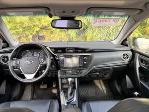 Toyota Corolla XSE 4dr Sedan (1.8L 4cyl CVT) 2017 Red
