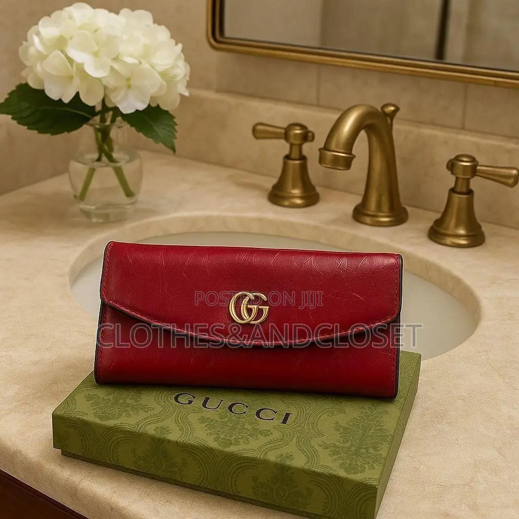 Signature Style Purse