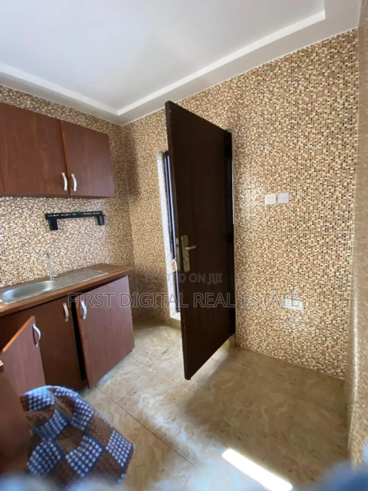 Chamber and Hall Self Contain for Rent at Tuba 15 Months