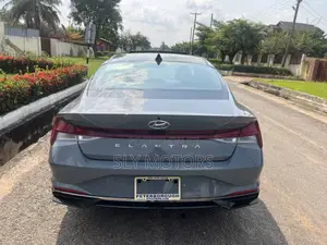 Hyundai Elantra SE 2021 Gray