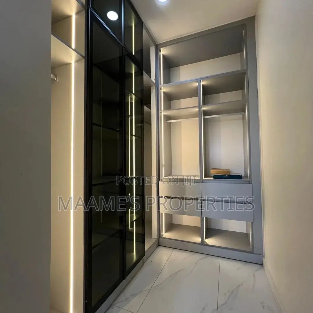 4bdrm Duplex in East Legon for sale