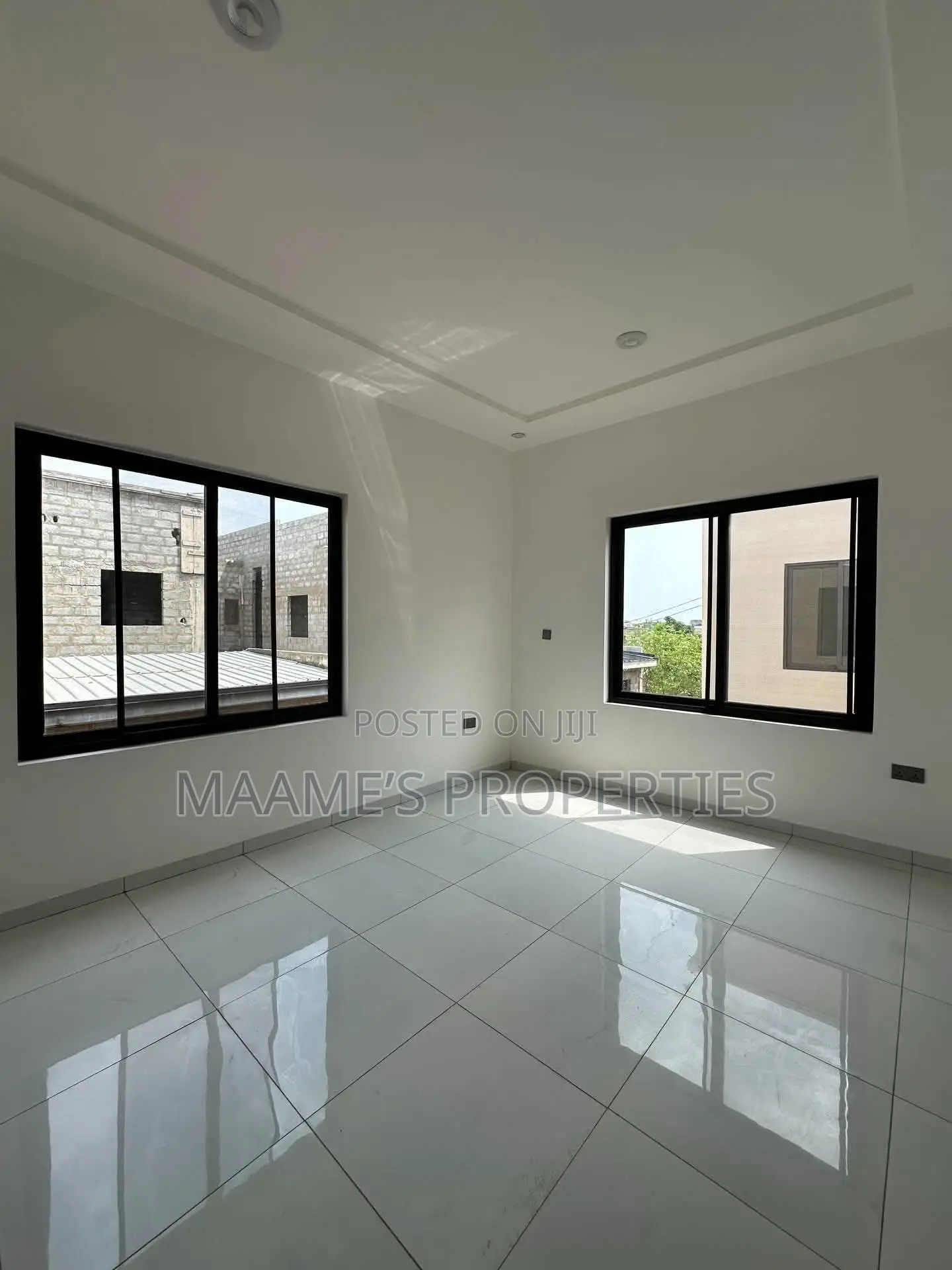 4bdrm Duplex in East Legon for sale