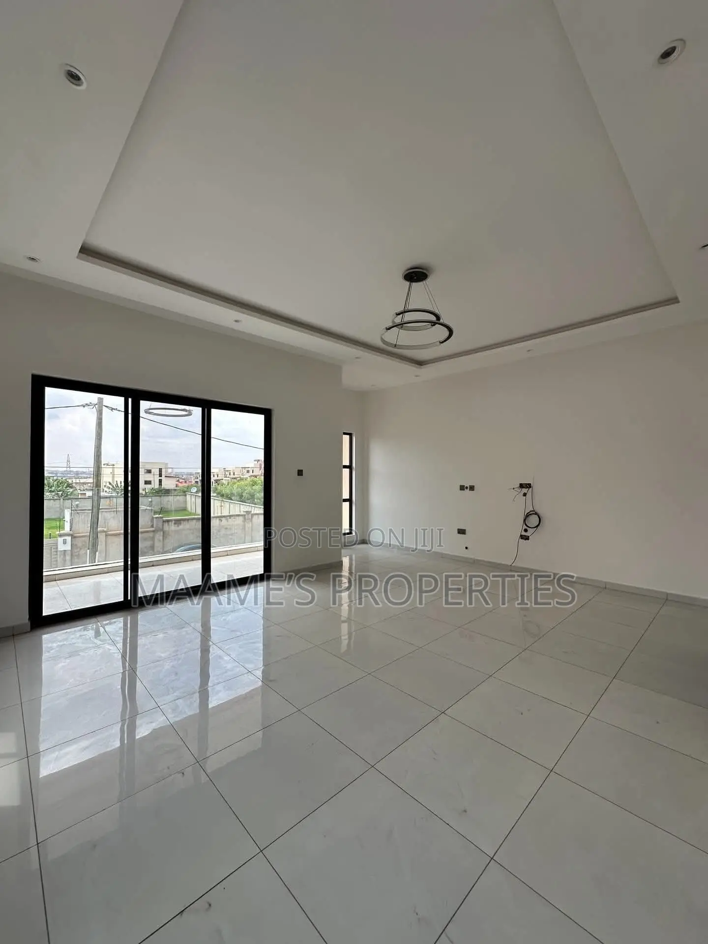 4bdrm Duplex in East Legon for sale