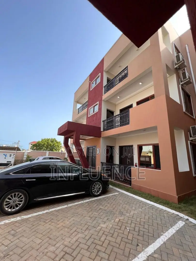 2bdrm Apartment in American House Area, East Legon for rent