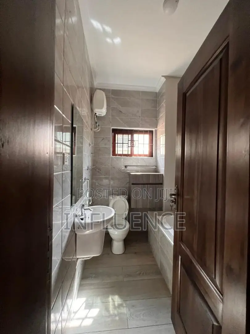 2bdrm Apartment in American House Area, East Legon for rent