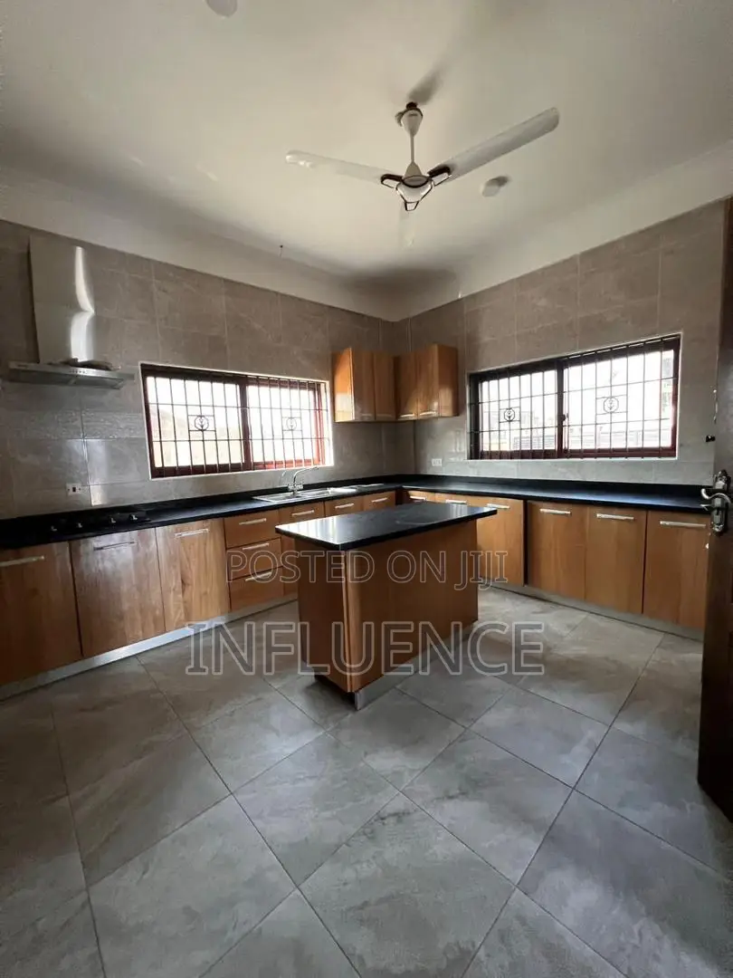 2bdrm Apartment in American House Area, East Legon for rent
