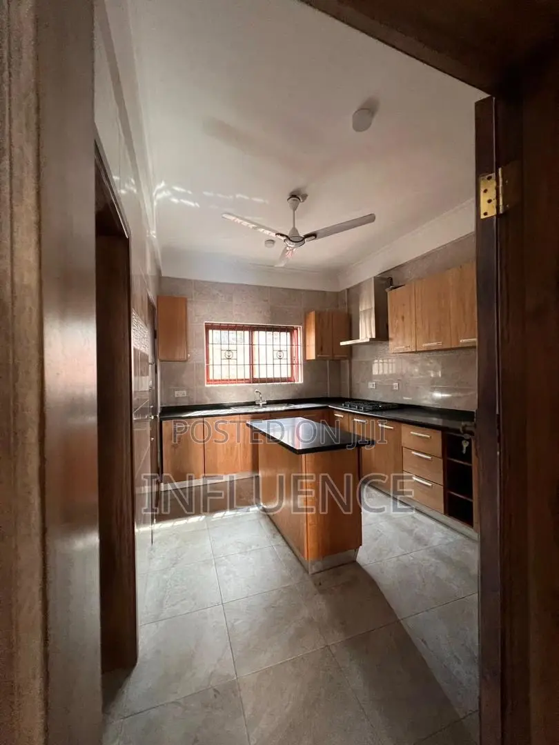 2bdrm Apartment in American House Area, East Legon for rent