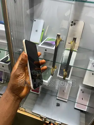 New Apple iPhone XR 128 GB White