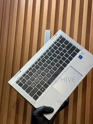 Laptop HP EliteBook 830 G8 16GB Intel Core I7 SSD 512GB
