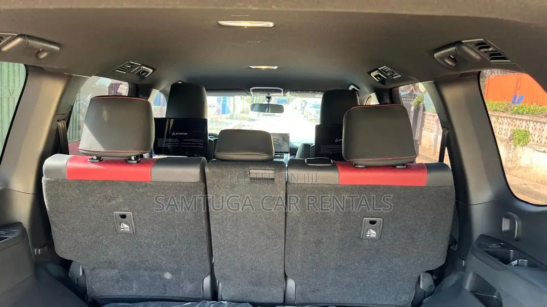 Toyota Land Cruiser Rent