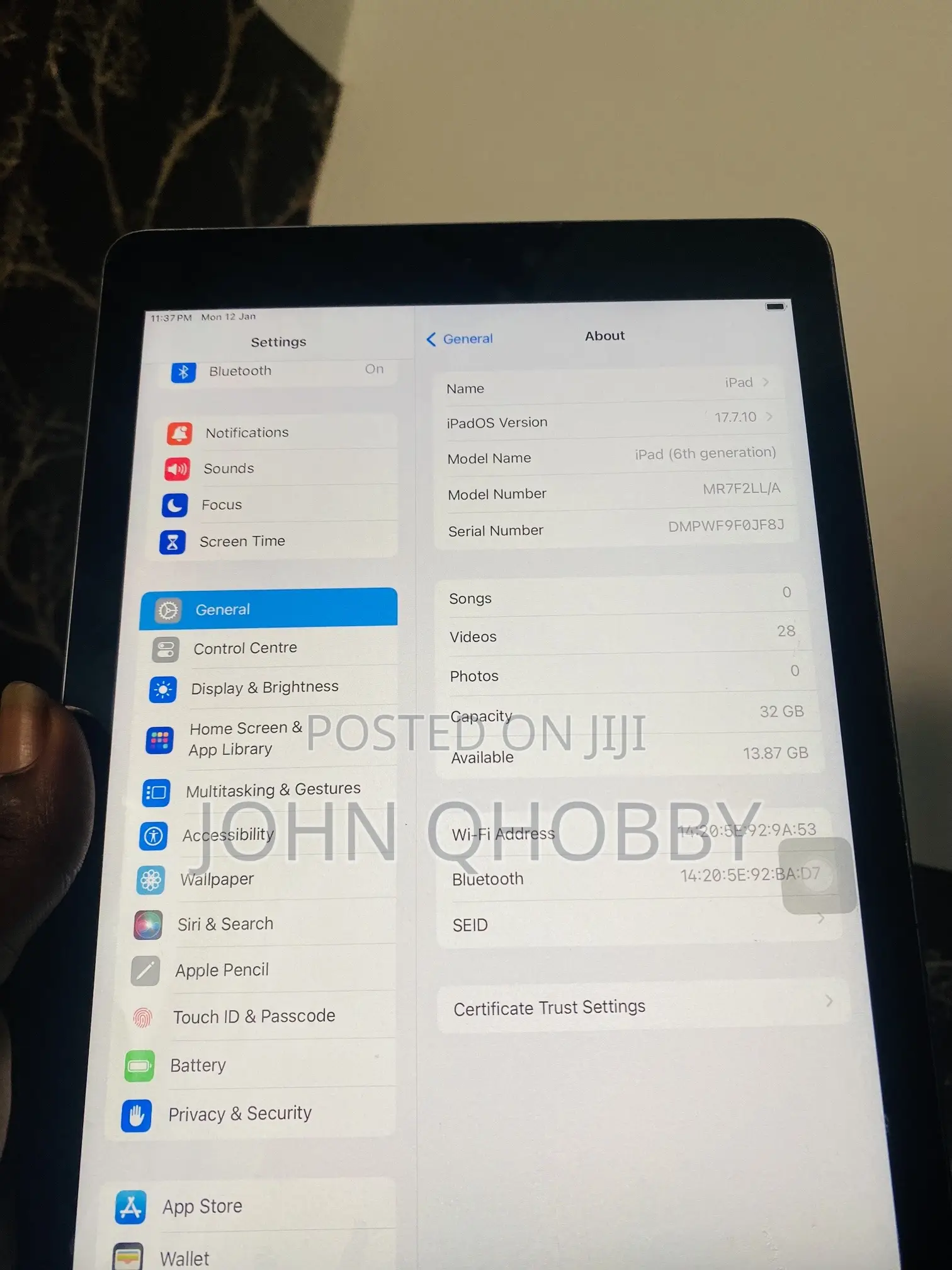 Apple iPad 9.7 32 GB Gray