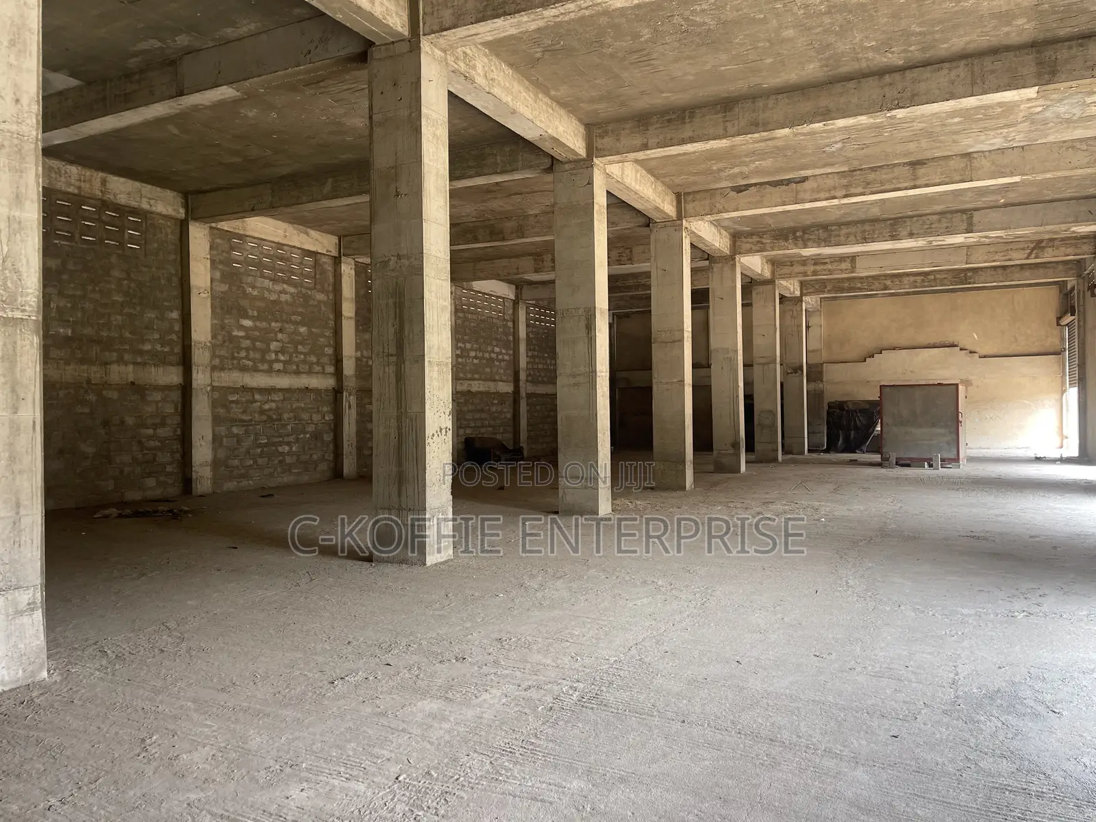1200 SQM Warehouse at North Kaneshie Industrial Area for Sale