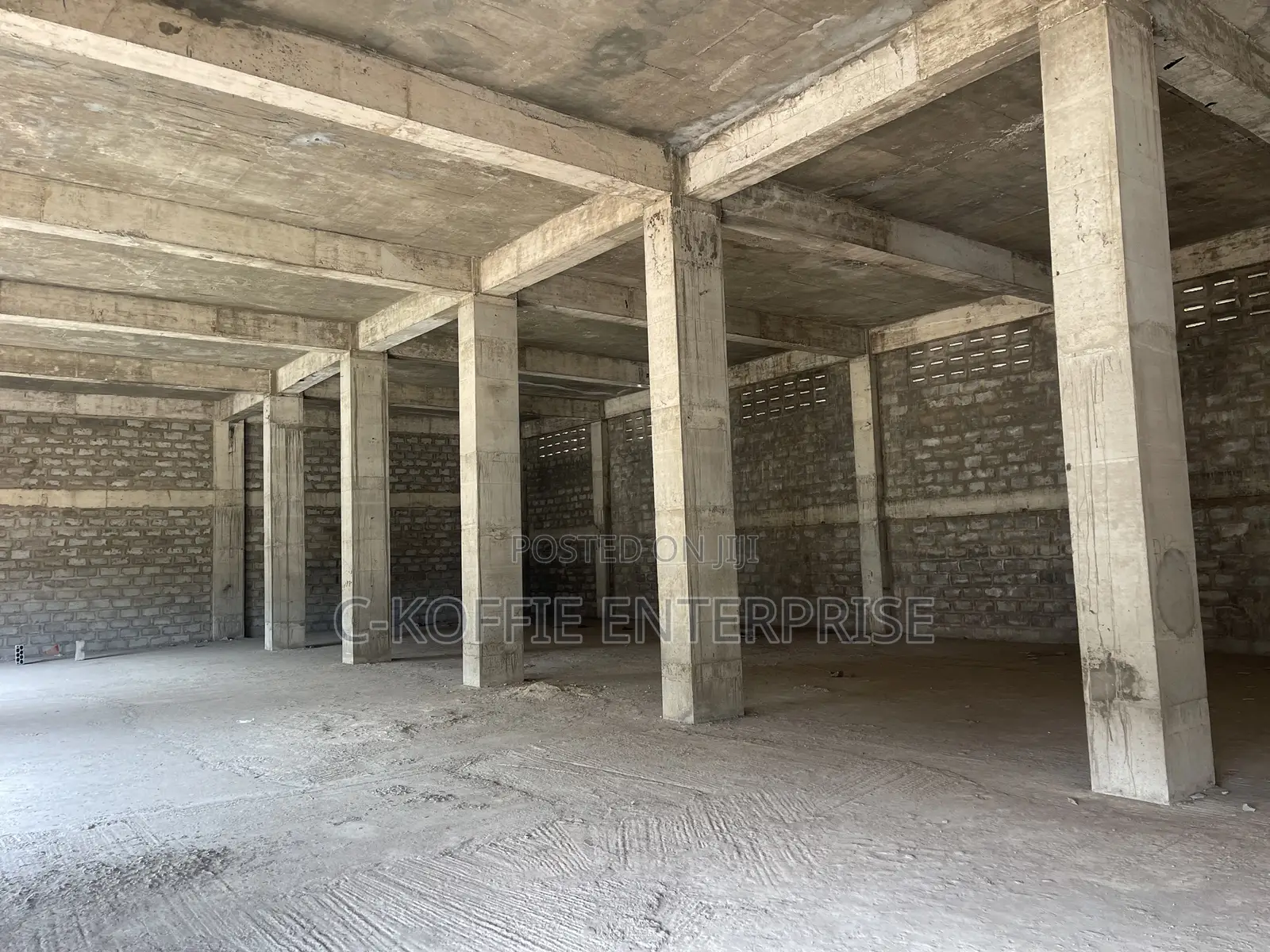 1200 SQM Warehouse at North Kaneshie Industrial Area for Sale