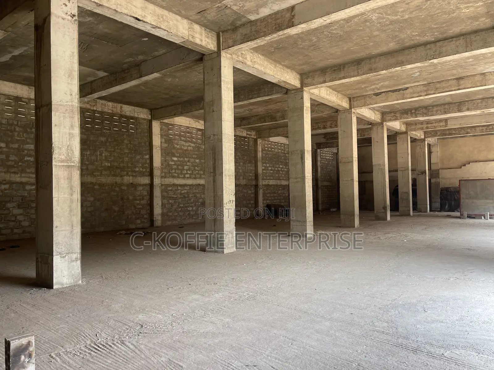 1200 SQM Warehouse at North Kaneshie Industrial Area for Sale