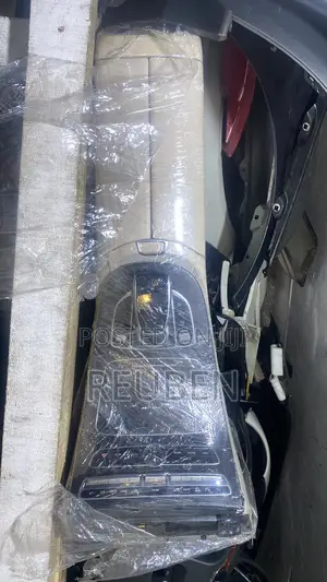 E300 Center Console and Arm Rest
