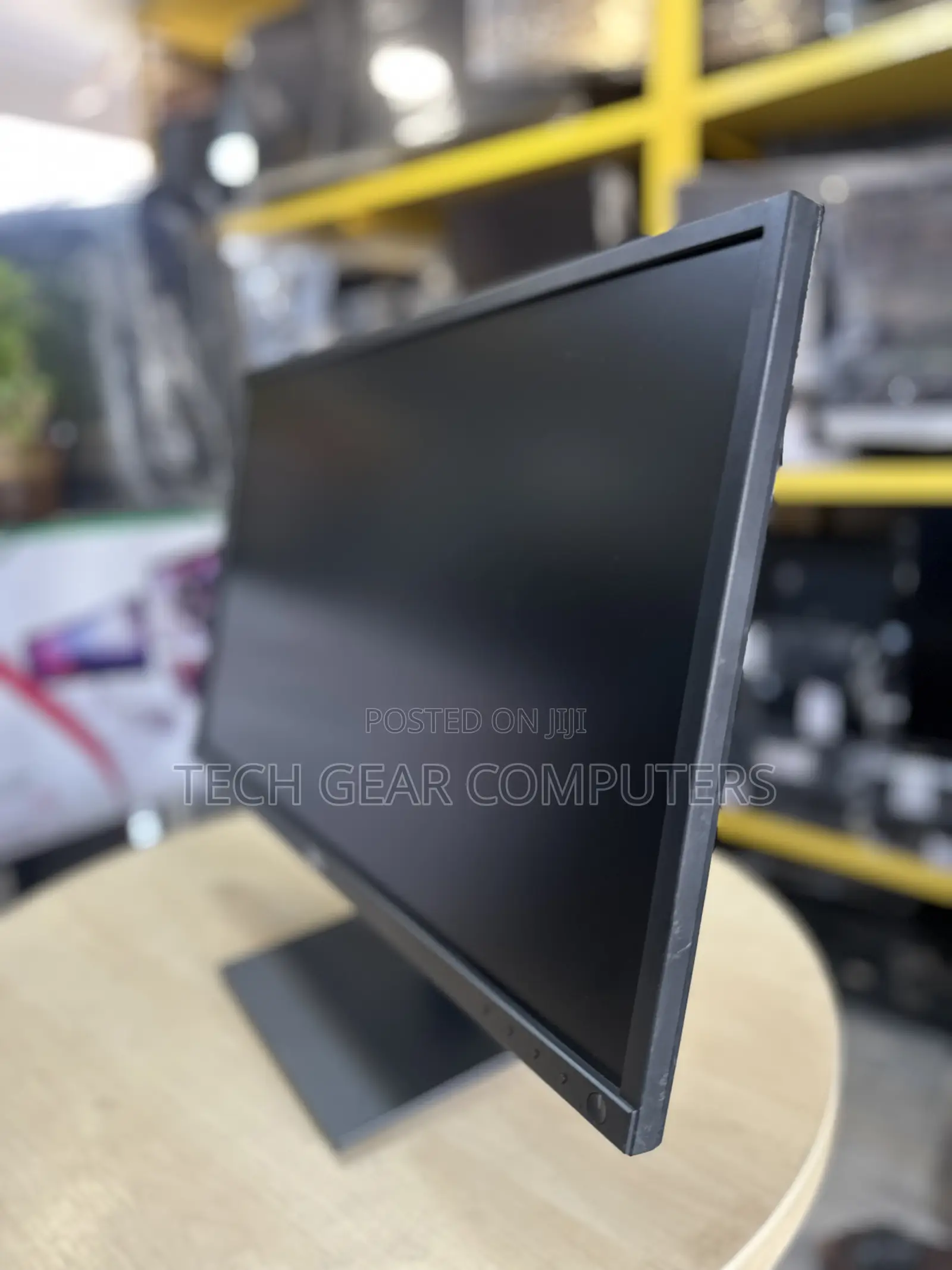 Dell E2421hn 23.8" 16:9 Ips, 1920 X 1080 at 60 Hz
