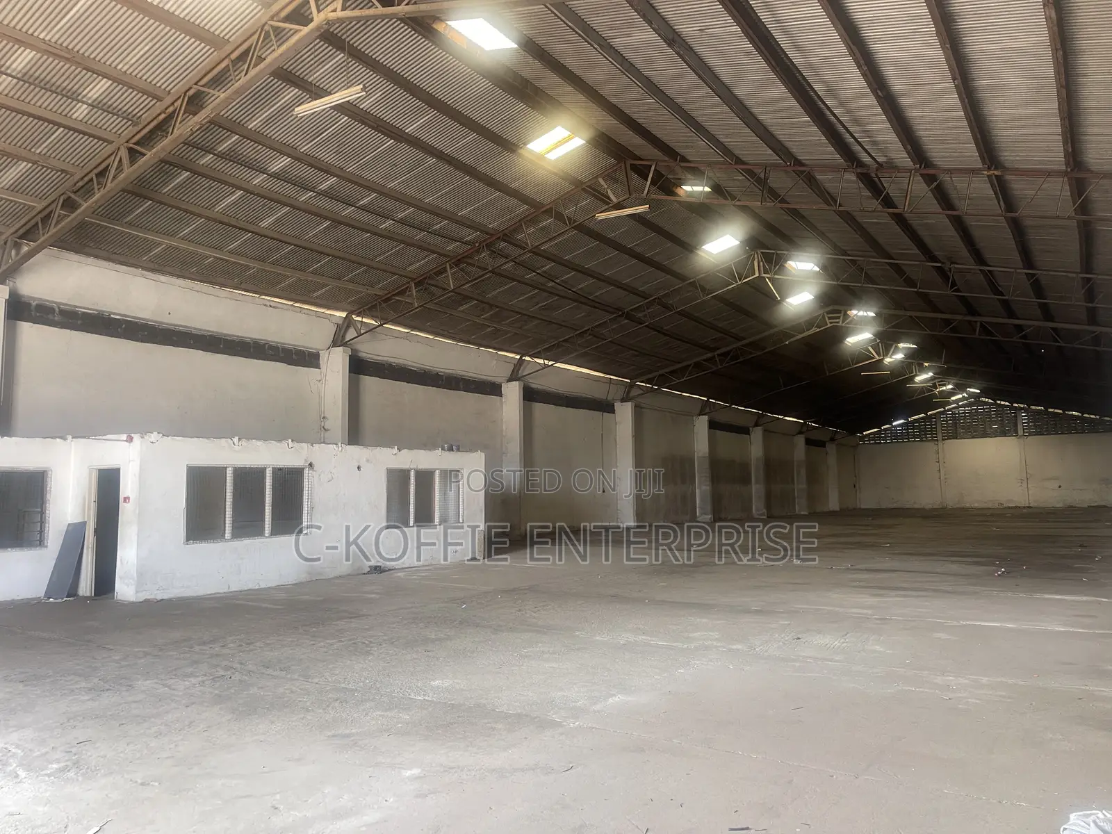 1300 SQM Warehouse at Dzorwulu for Rent