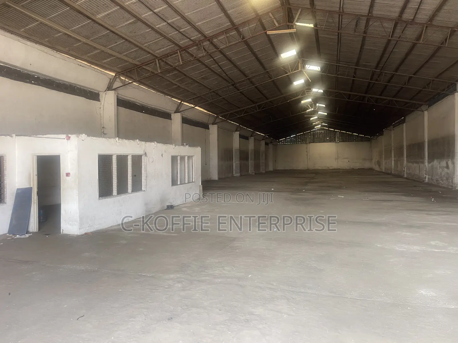 1300 SQM Warehouse at Dzorwulu for Rent