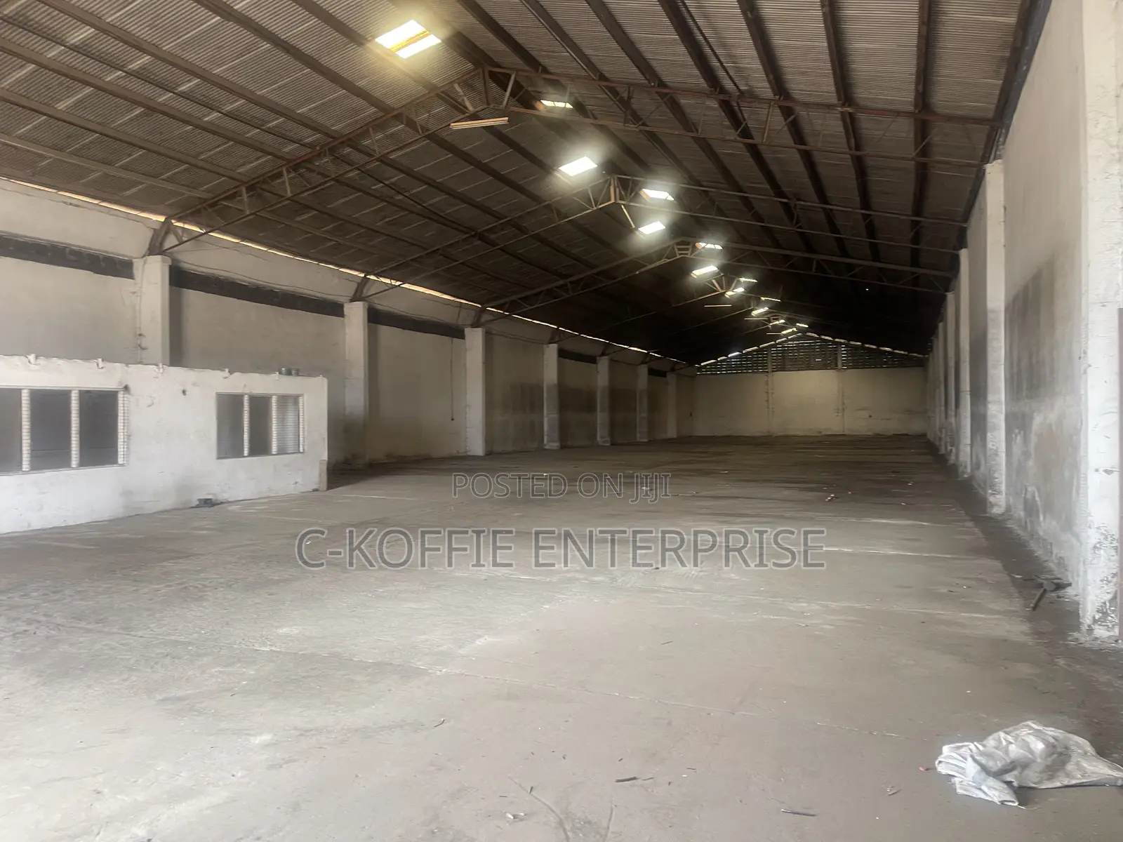 1300 SQM Warehouse at Dzorwulu for Rent