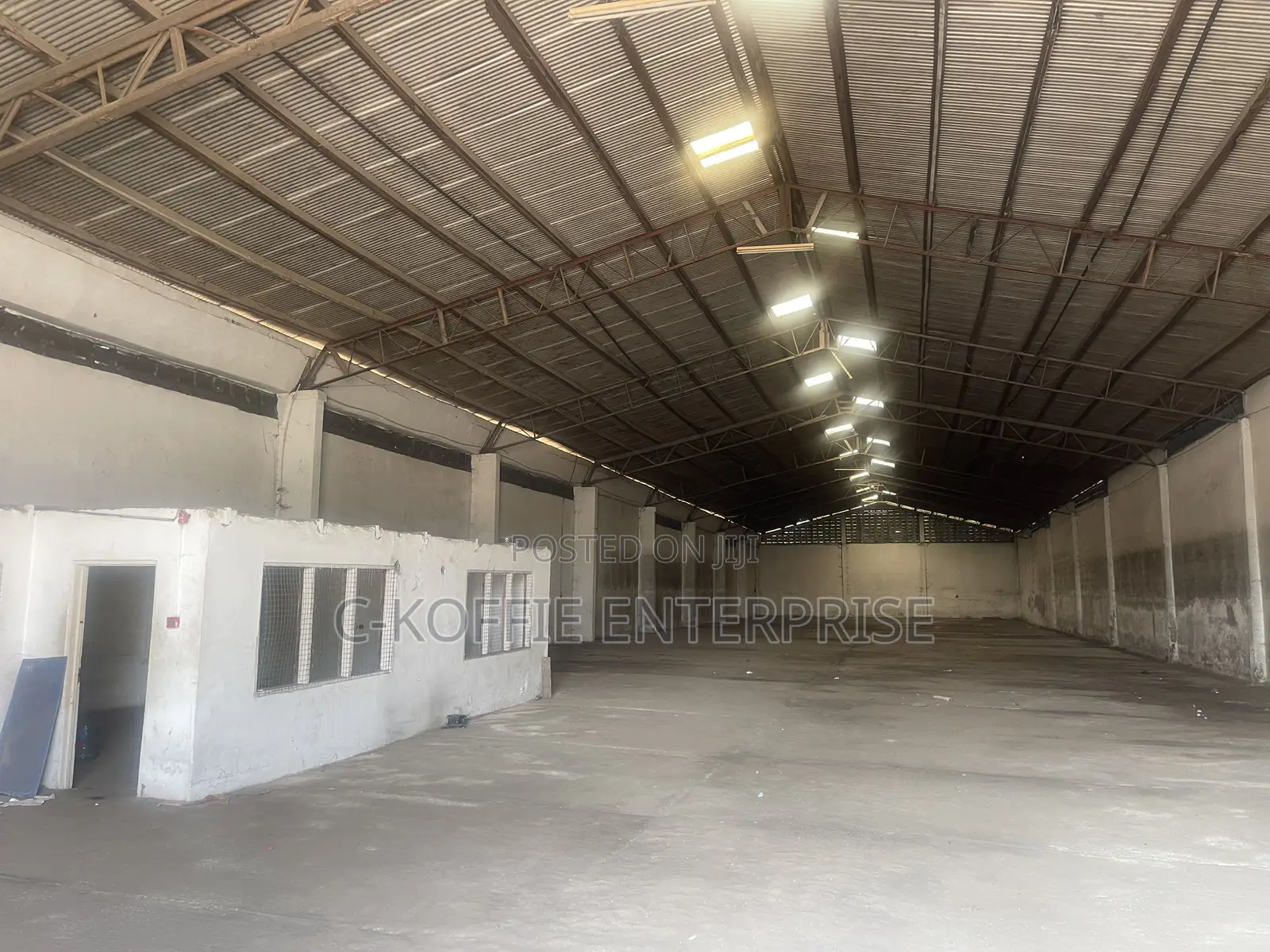 1300 SQM Warehouse at Dzorwulu for Rent