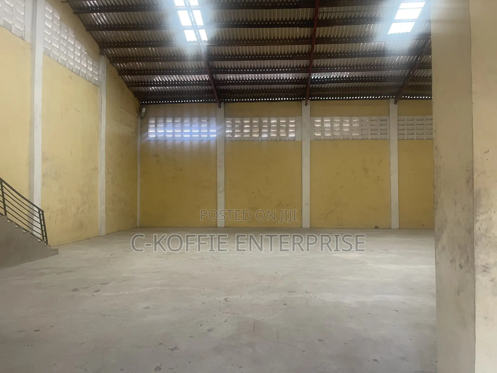 330 SQM Warehouse at Spintex for Rent