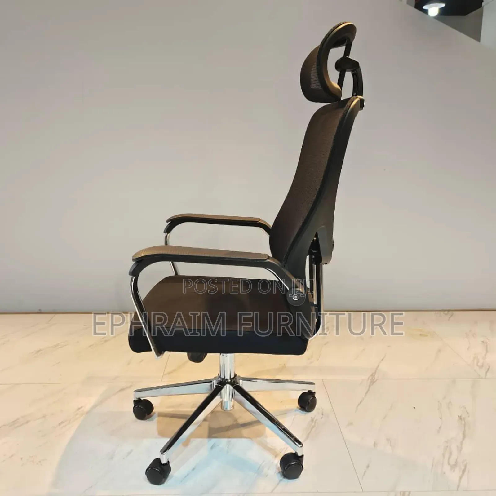Swevil Chair With Mesh