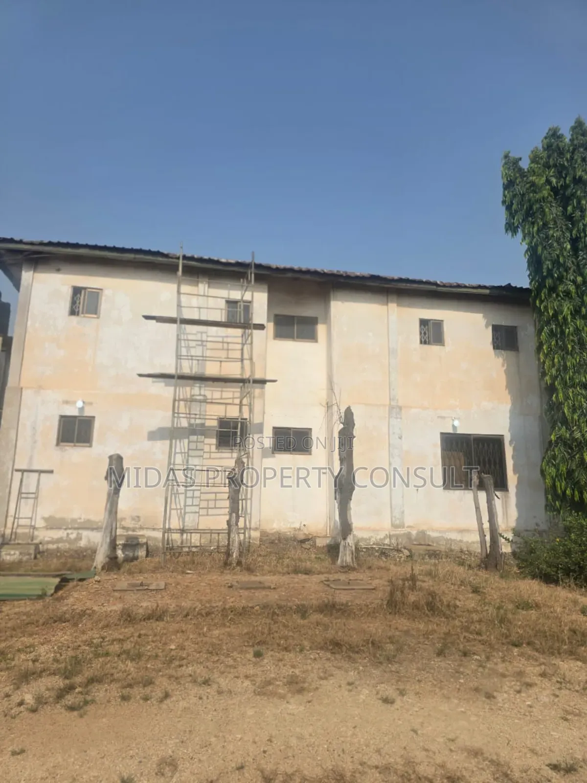 Private Compound 1500 SQM Warehouse With Offices to Let at Tema