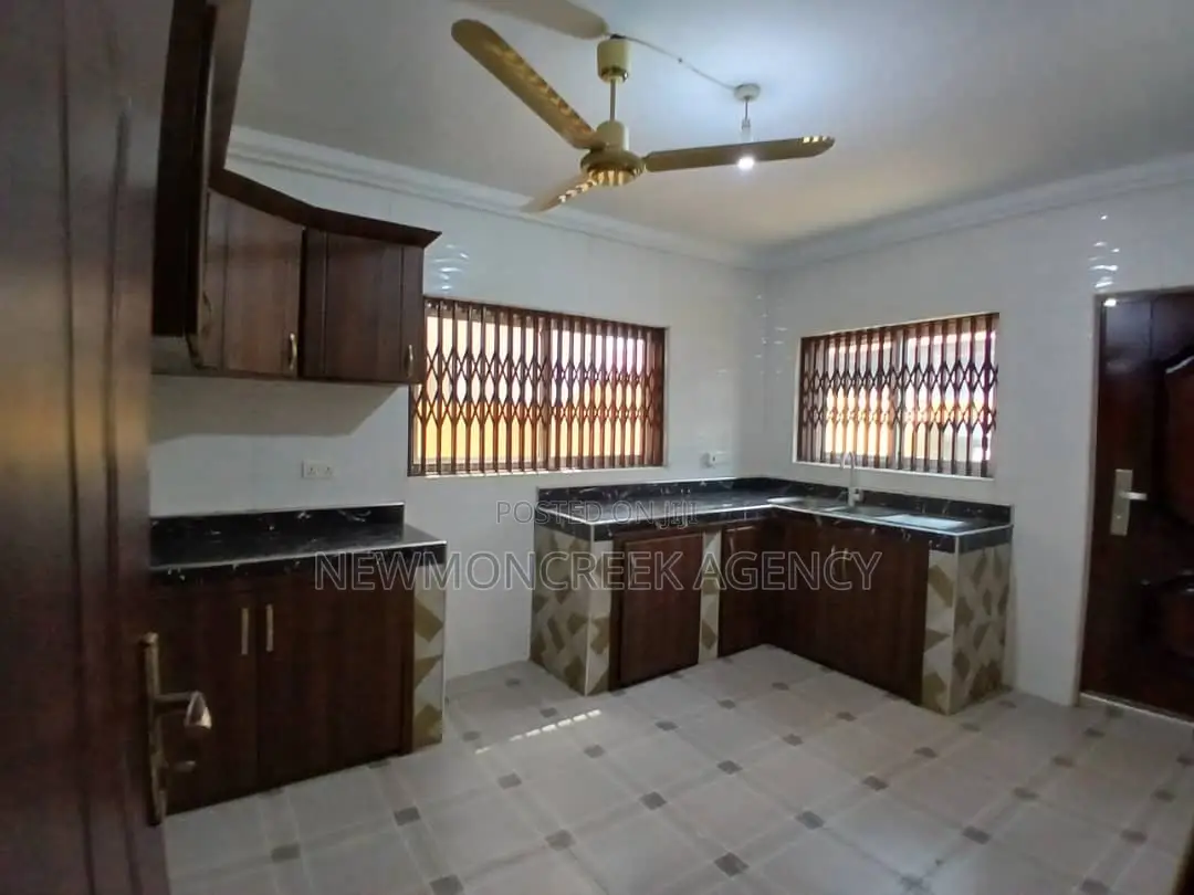 4bdrm Duplex in Abokobi Junction, Accra Metropolitan for rent