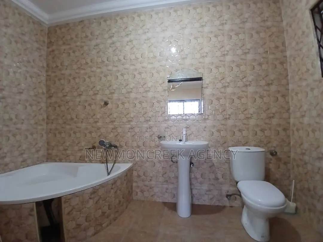 4bdrm Duplex in Abokobi Junction, Accra Metropolitan for rent