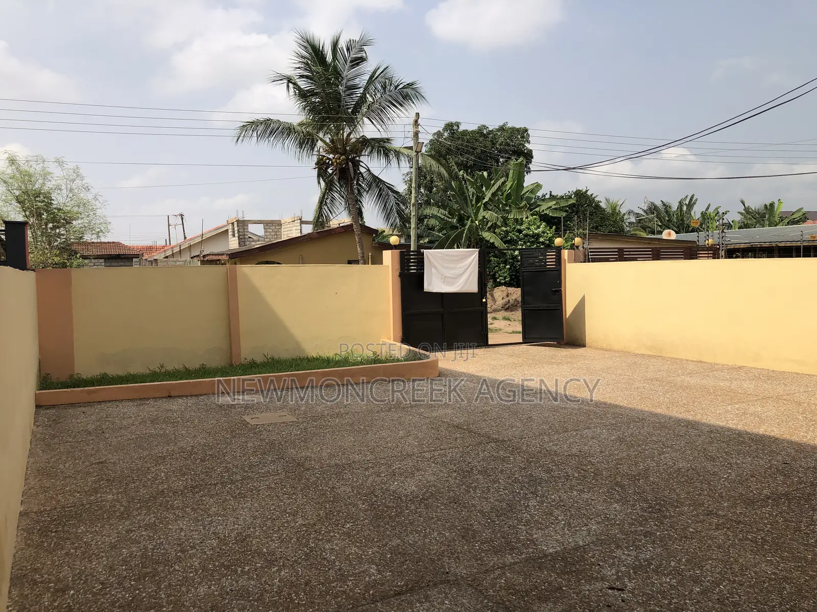 4bdrm Duplex in Abokobi Junction, Accra Metropolitan for rent