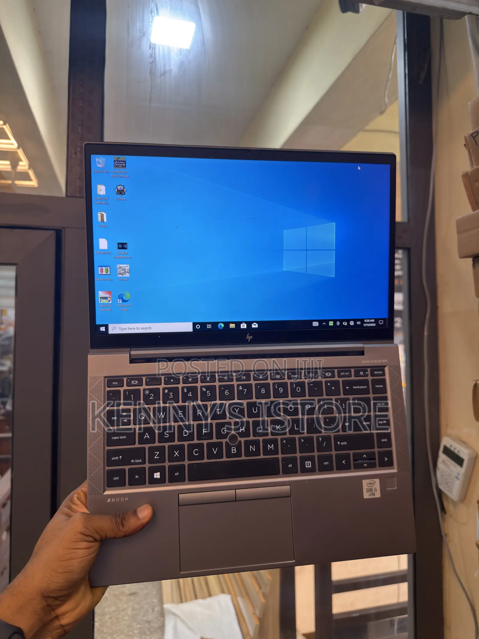 New Laptop HP ZBook Firefly 14 G7 8GB Intel Core I5 SSD 256GB
