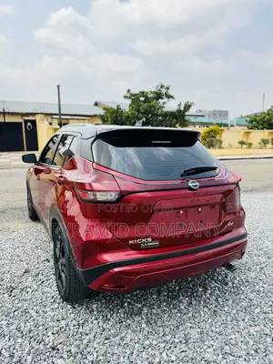 Nissan Kicks S 2023 Red