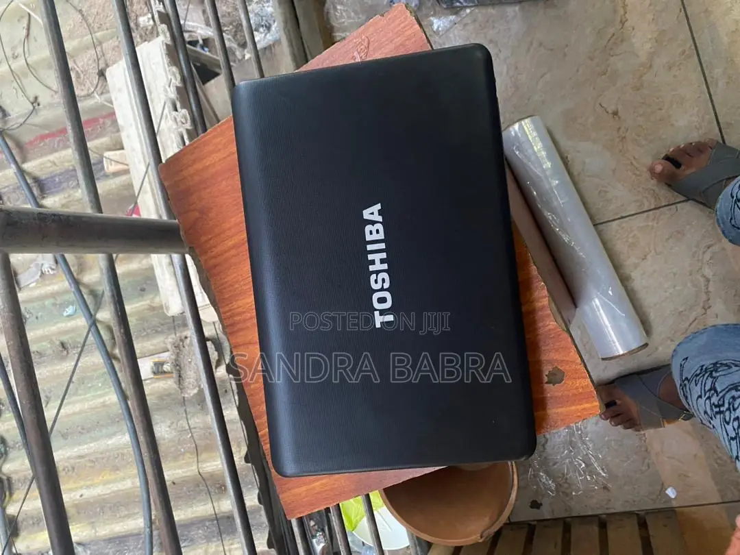 New Laptop Toshiba Satellite C55 8GB Intel Pentium HDD 500GB