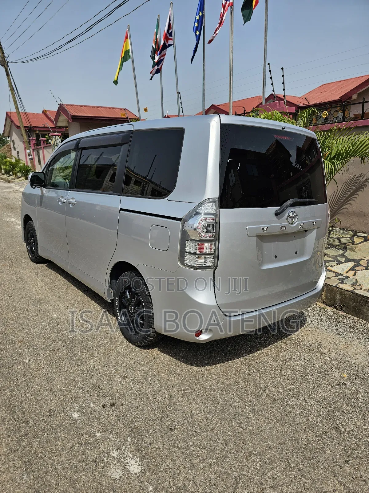 Toyota Voxy 2012 Silver
