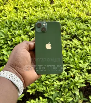 Apple iPhone 13 128 GB Green