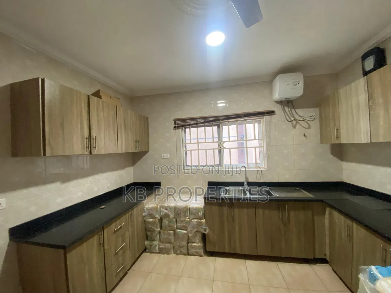 3bdrm House in Kb Properties, Spintex for rent