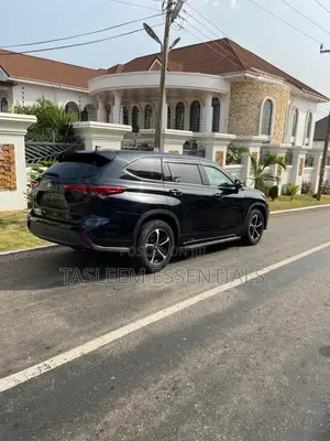 Toyota Highlander L 2022 Black