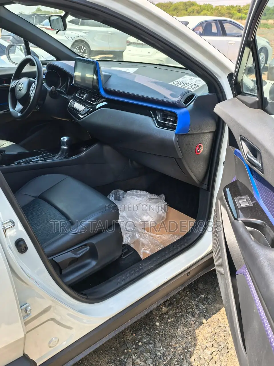 Toyota C-HR Limited FWD 2019 White