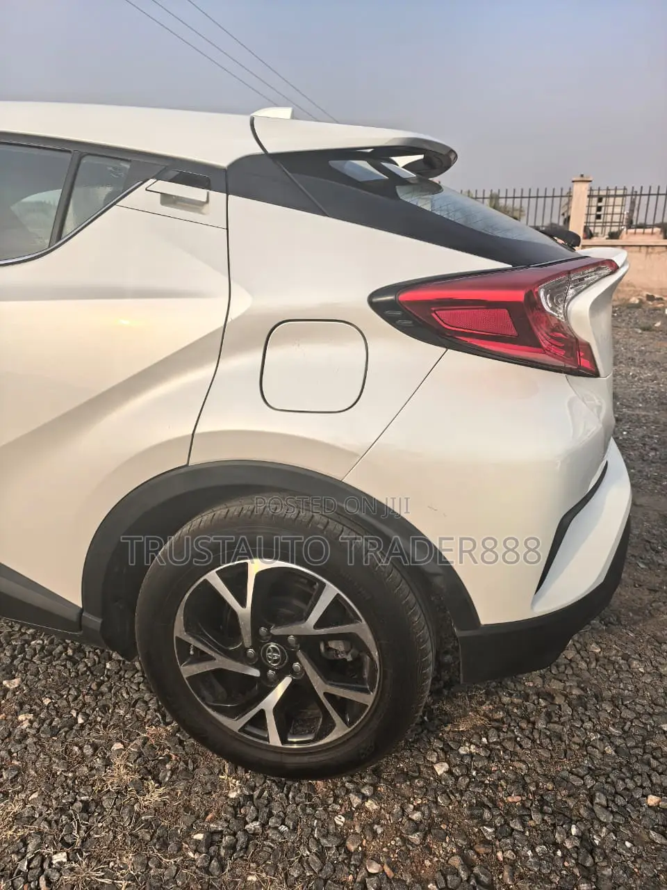 Toyota C-HR Limited FWD 2019 White