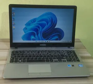 Laptop Samsung NP370R5E 8GB Intel Core I5 HDD 1T