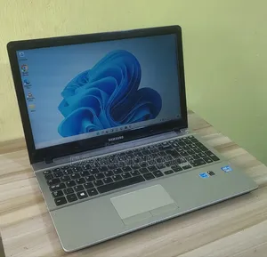 Laptop Samsung NP370R5E 8GB Intel Core I5 HDD 1T