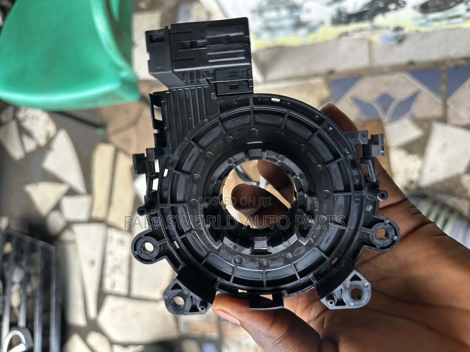 Nissan Pathfinder Horn Plate