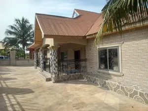 4bdrm House in Ofoase Kokoben/, Kumasi Metropolitan for sale
