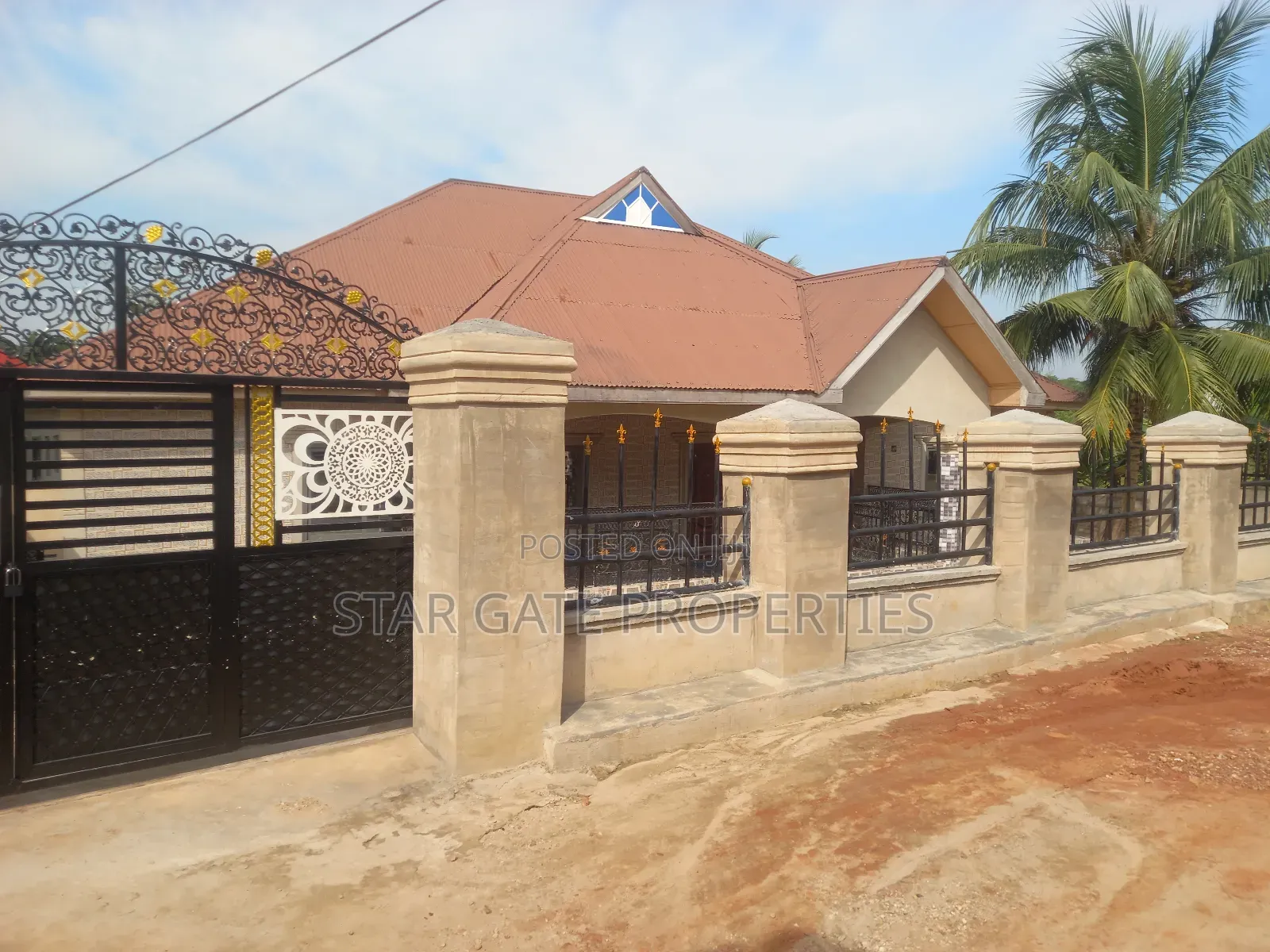 4bdrm House in Ofoase Kokoben/, Kumasi Metropolitan for sale