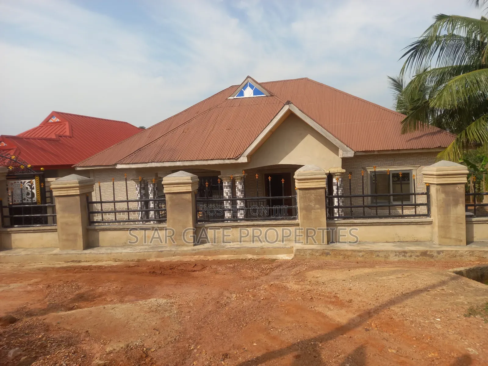 4bdrm House in Ofoase Kokoben/, Kumasi Metropolitan for sale
